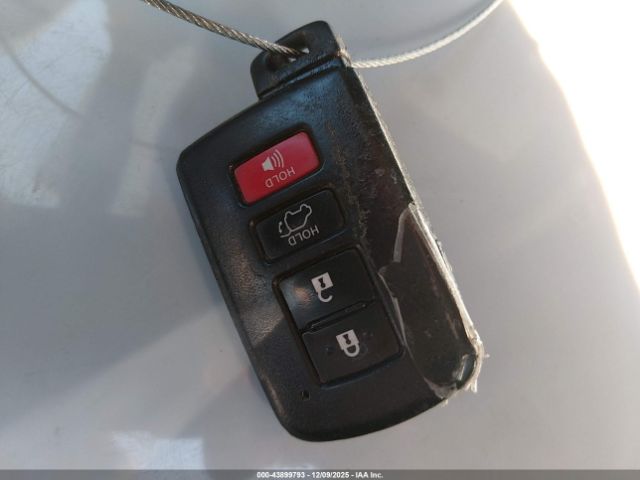 Toyota RAV4 Xle Image 6