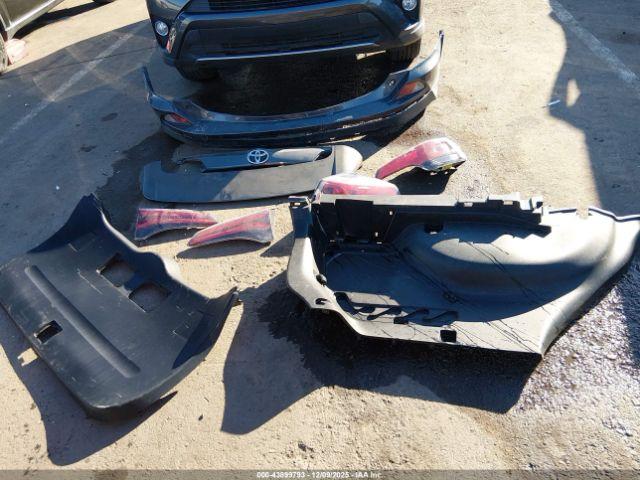 Toyota RAV4 Xle Image 10