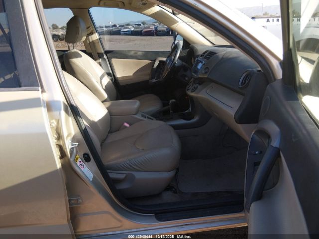 Toyota RAV4 Limited V6 Image 11