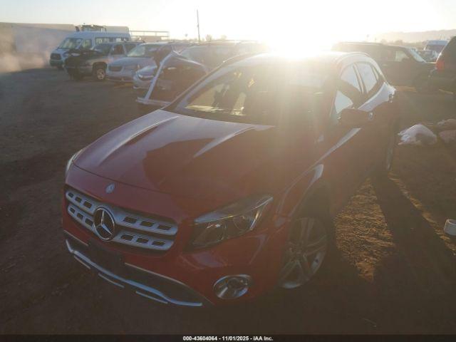 Mercedes-Benz GLA 4matic Image 4