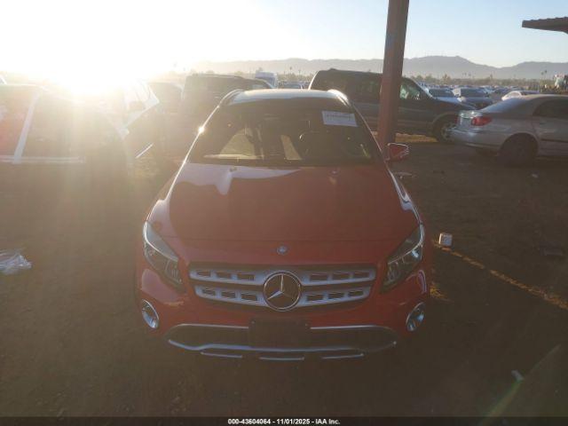 Mercedes-Benz GLA 4matic Image 9