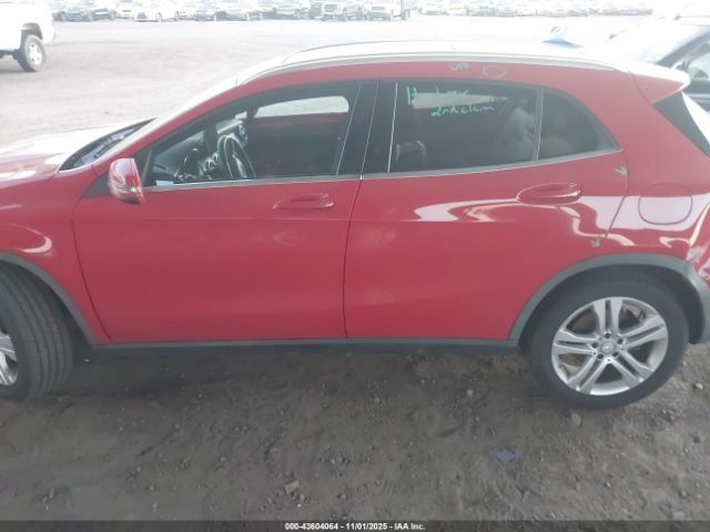 Mercedes-Benz GLA 4matic Image 10