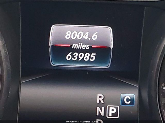 Mercedes-Benz GLA 4matic Image 15