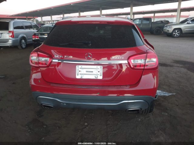 Mercedes-Benz GLA 4matic Image 11