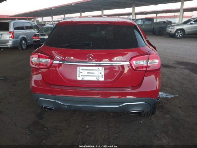 Mercedes-Benz GLA 4matic Image 11