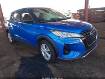  Salvage Nissan Kicks