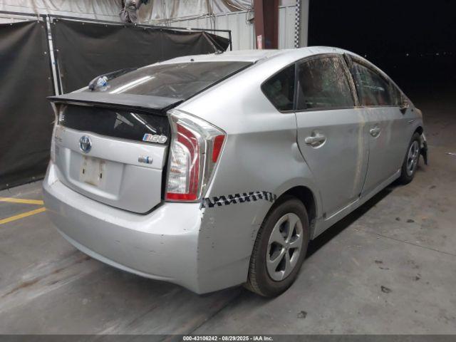 Toyota Prius Two Image 2