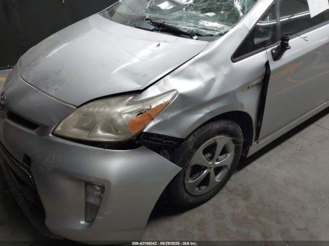 Toyota Prius Two Image 6