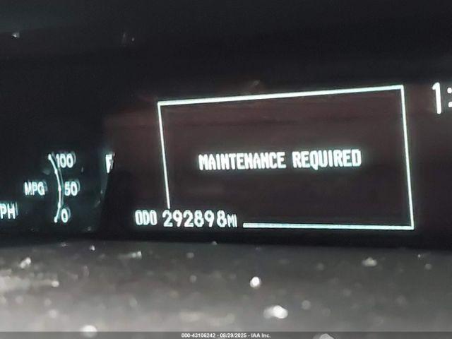 Toyota Prius Two Image 14