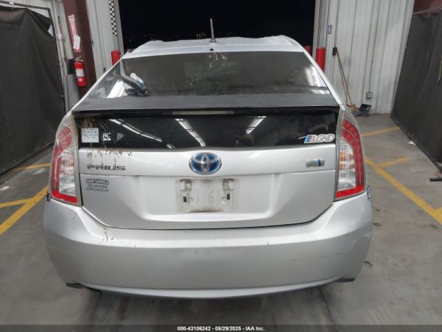 Toyota Prius Two Image 15