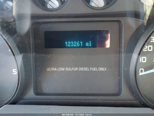 Ford F-450 Xl Image 13