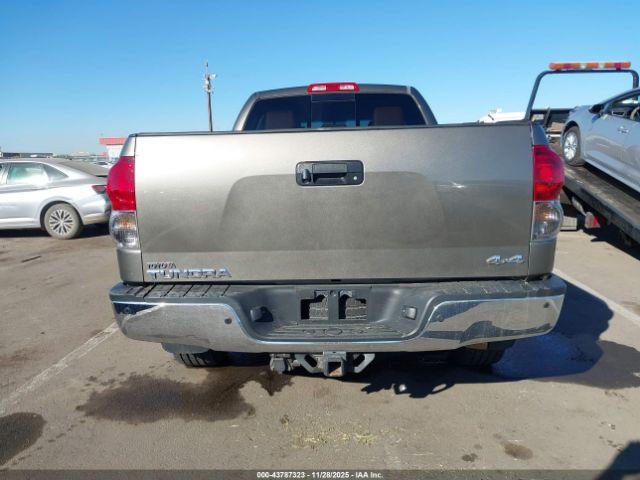 Toyota Tundra Limited 5.7l V8 Image 13