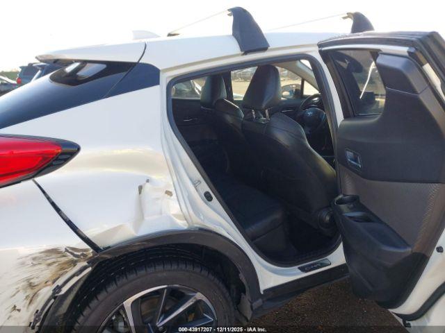 Toyota C-HR Limited Image 9