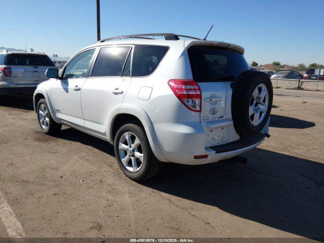 Toyota RAV4 Limited Image 3