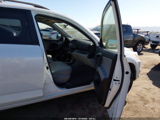 Toyota RAV4 Limited Image 6