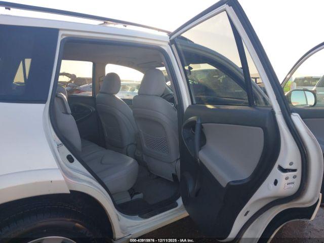 Toyota RAV4 Limited Image 7