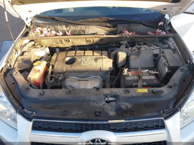 Toyota RAV4 Limited Image 11