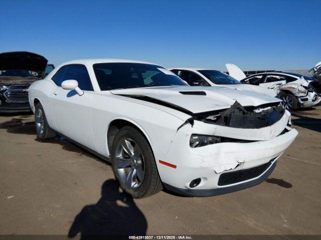  Salvage Dodge Challenger