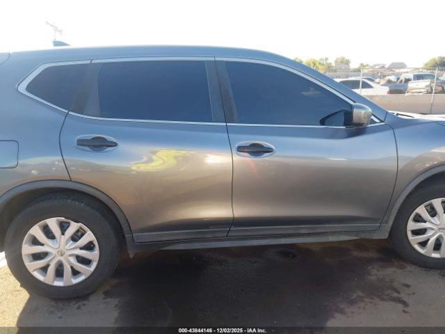 Nissan Rogue S Image 10