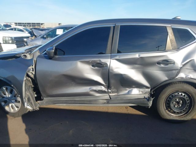 Nissan Rogue S Image 13