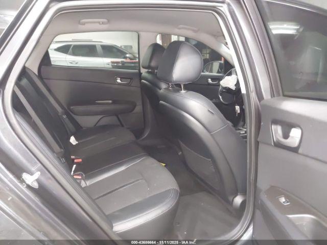 Kia Optima S Image 7