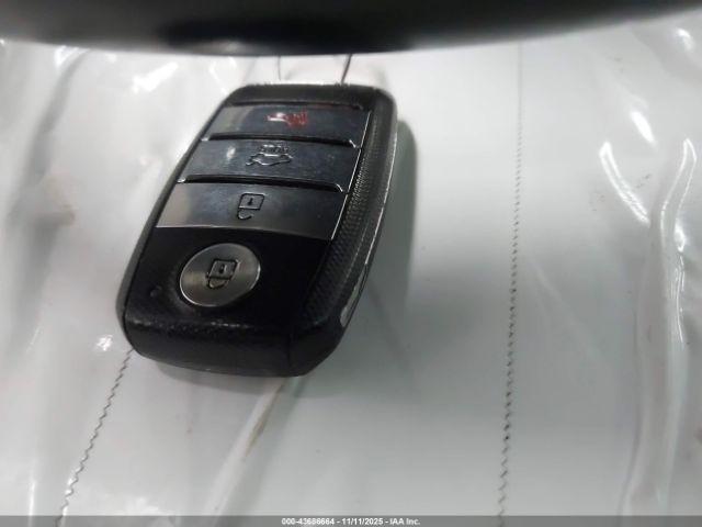 Kia Optima S Image 6