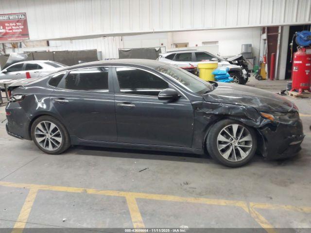 Kia Optima S Image 11