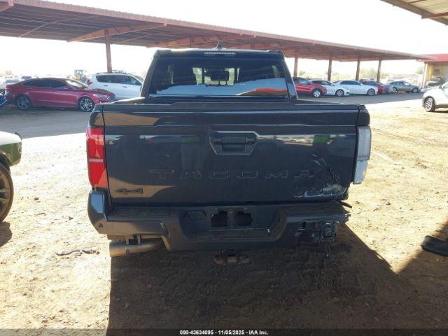 Toyota Tacoma Sr5 Image 16