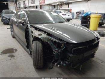  Salvage Kia Stinger