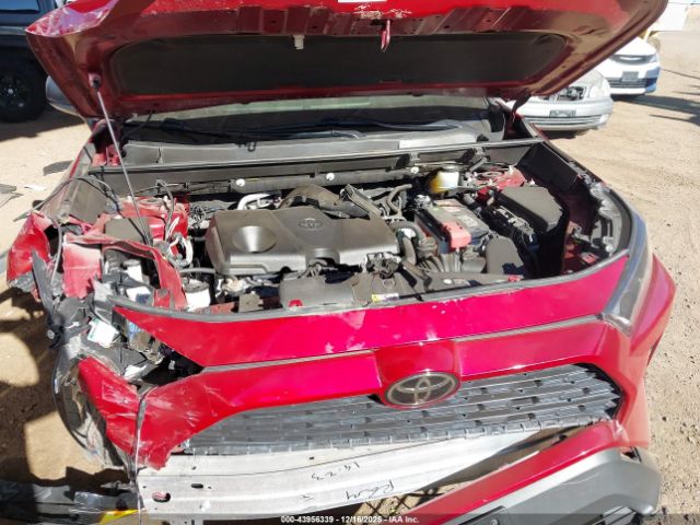 Toyota RAV4 Le Image 8