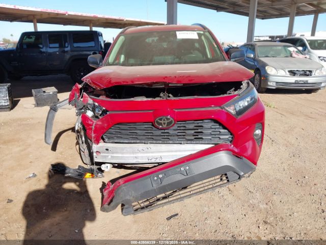 Toyota RAV4 Le Image 12