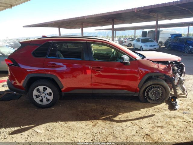 Toyota RAV4 Le Image 11