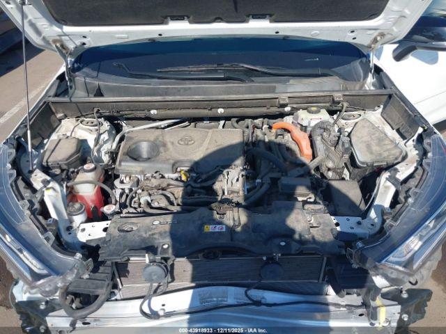 Toyota RAV4 Xse Image 16