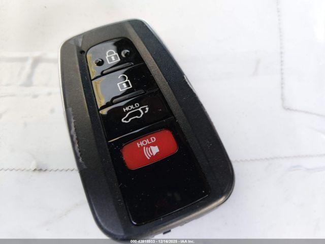 Toyota RAV4 Xse Image 12