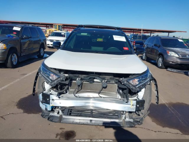 Toyota RAV4 Xse Image 3