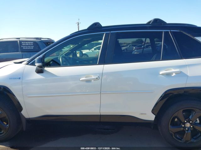 Toyota RAV4 Xse Image 8