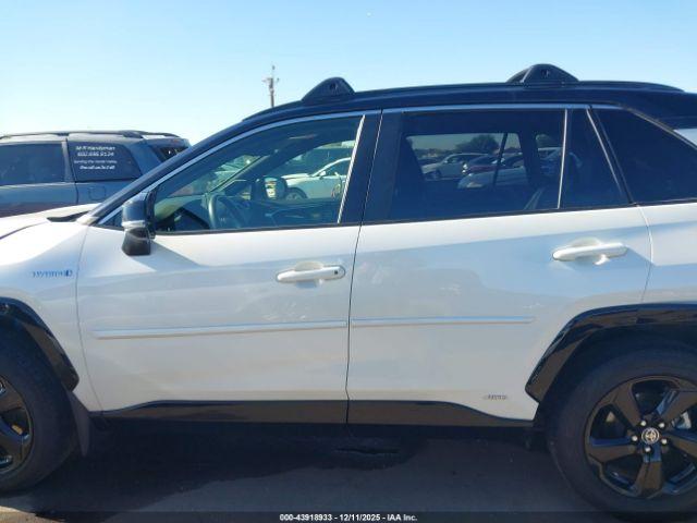 Toyota RAV4 Xse Image 8