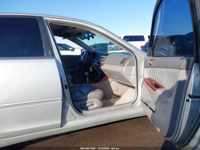 Toyota Camry Xle V6 Image 4