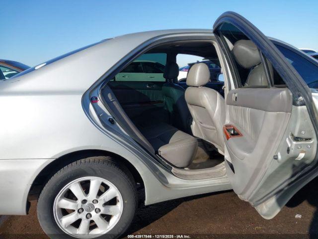 Toyota Camry Xle V6 Image 8