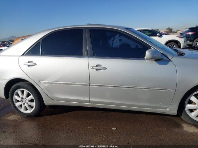 Toyota Camry Xle V6 Image 10