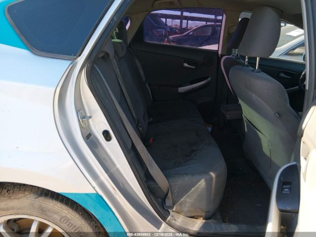Toyota Prius Iii Image 6