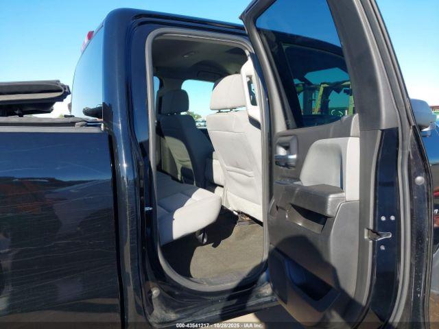 Chevrolet Silverado 1500 Custom Image 17