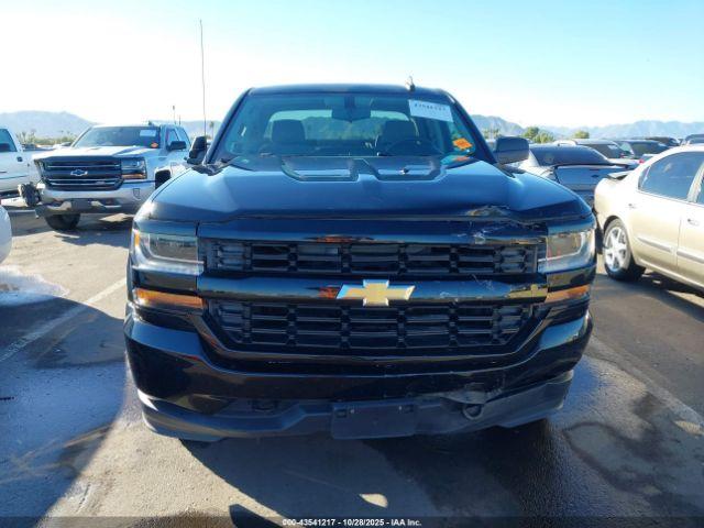 Chevrolet Silverado 1500 Custom Image 4