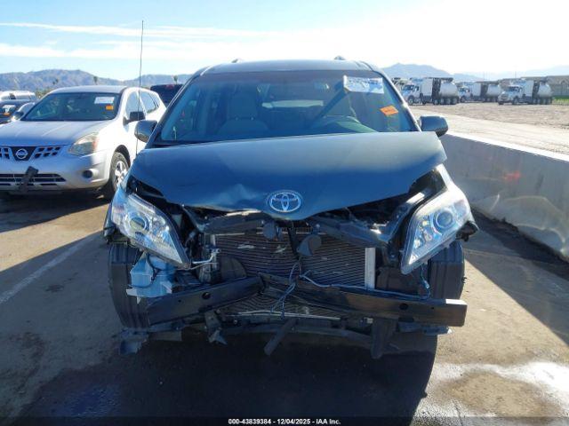 Toyota Sienna Le V6 8 Passenger Image 3