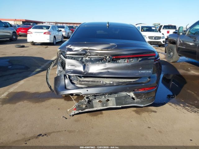 Toyota Crown Limited Image 10