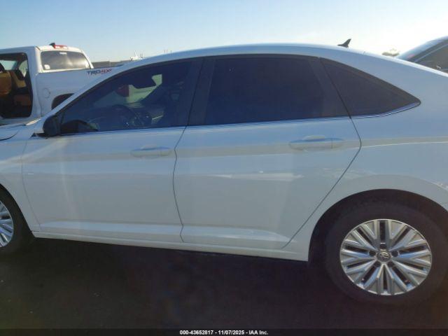 Volkswagen Jetta Image 12