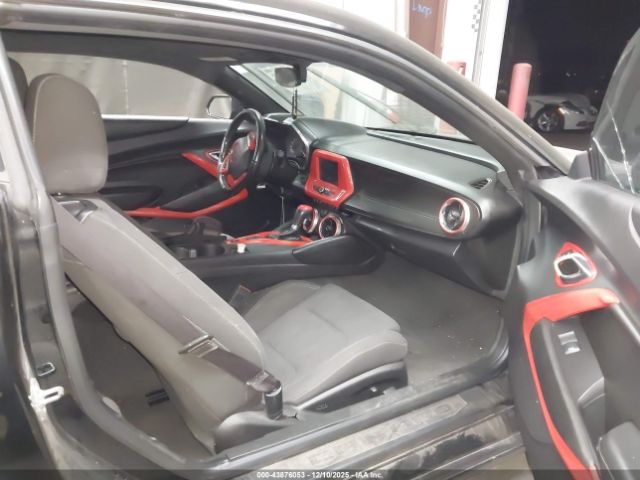 Chevrolet Camaro 1lt Image 8