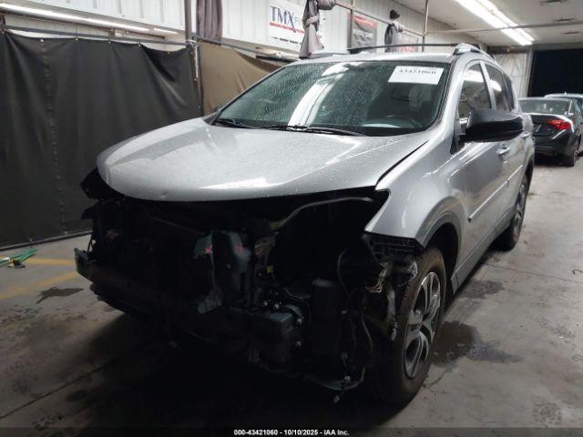 Toyota RAV4 Le Image 2