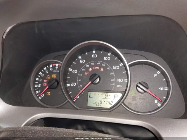 Toyota RAV4 Le Image 5