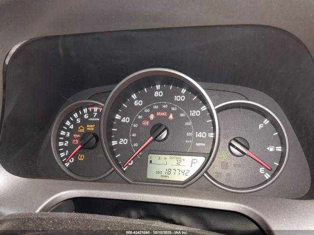 Toyota RAV4 Le Image 5